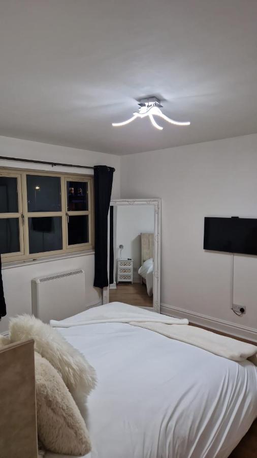 The Court II Apartment Liverpool Bagian luar foto