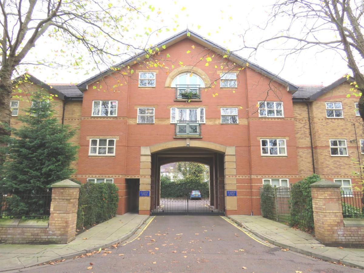 The Court II Apartment Liverpool Bagian luar foto